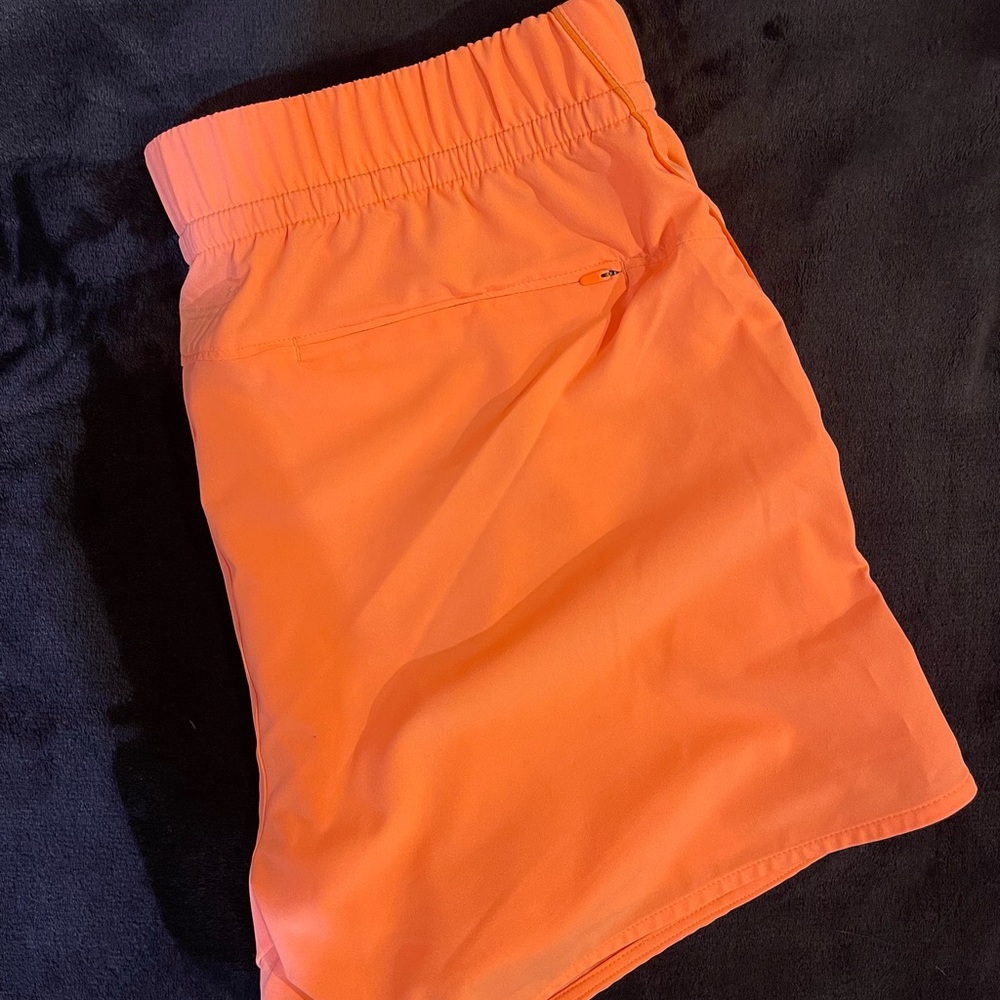 Women’s UA Storm Fusion Shorts 5” - Picture 2 of 4